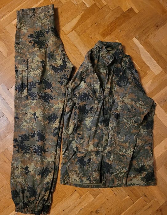 Камуфлажни клин и риза