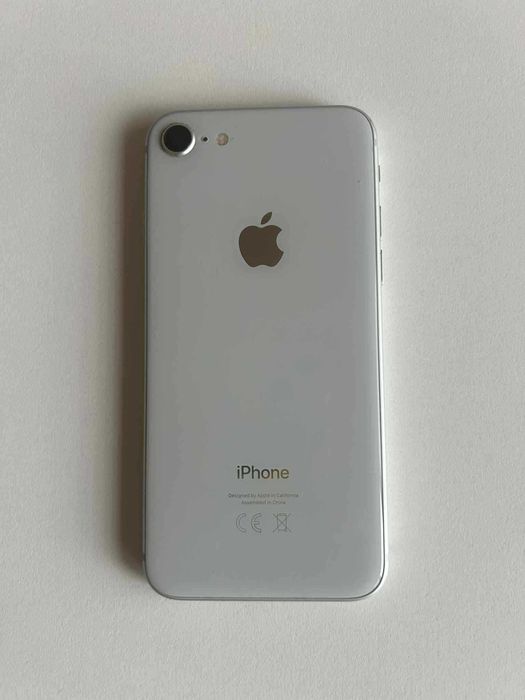 Продавам iPhone 8