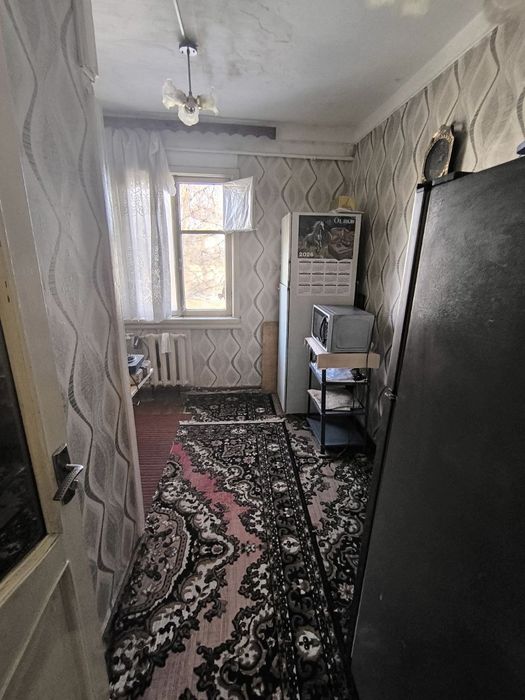 Продам 2-х комнатную НЕ ДОРОГО. Спутник. Дерево