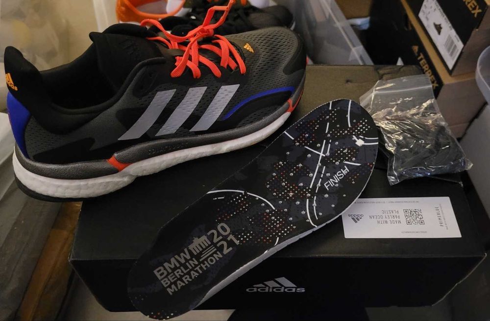 Мъжки обувки  ADIDAS SLR Boost BMW Berlin Marathon EU40  ЧЕРЕН ПЕТЪК