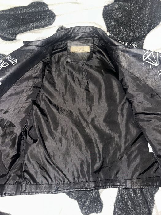 Женская кожанная куртка