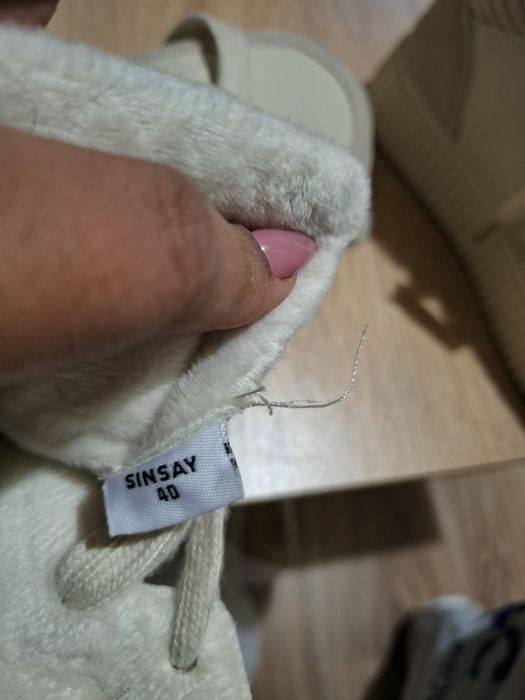 Боти Sinsay топли