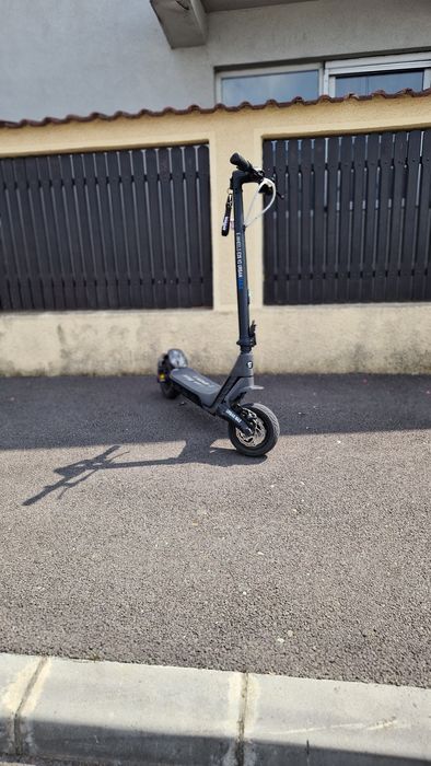 Vând trotineta electrica e wheels urban max  e2sv2