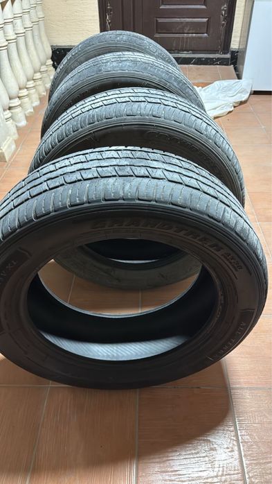 Продам комплект буу летних шин 265/55 R20
