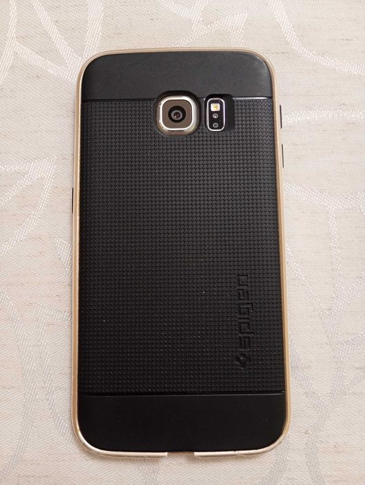 Продавам Samsung Galaxy S6 Edge