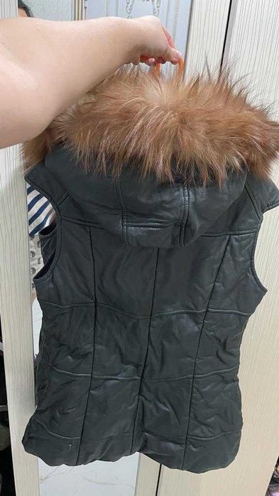 срочно продаётся кожный жилетка