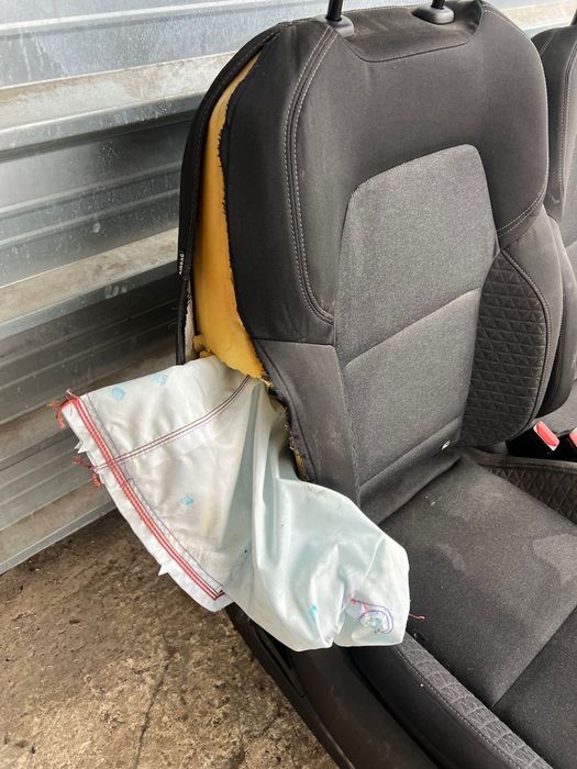 Предни седалки Renault Clio V 2021 Рено Клио 5 с забележки ном 773