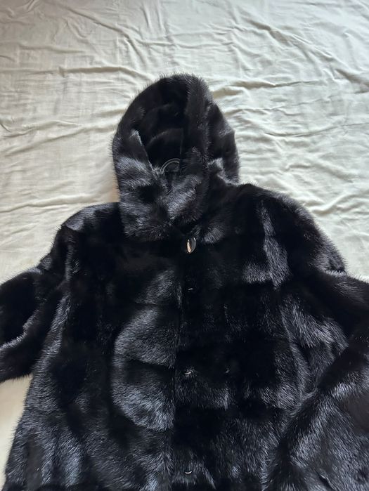 Продам шубу женскую