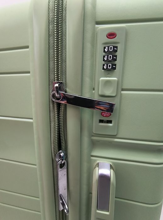 Куфари от полипропилен в среден и голям размер ( безплатна доставка/