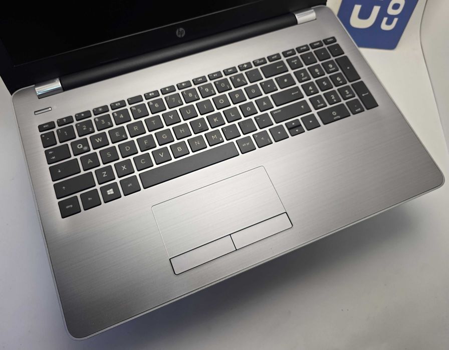 HP 15-BS139NG   i7 8550U/8GB/256SSD/500HDD/AMD R7 M340-4GB/FHD