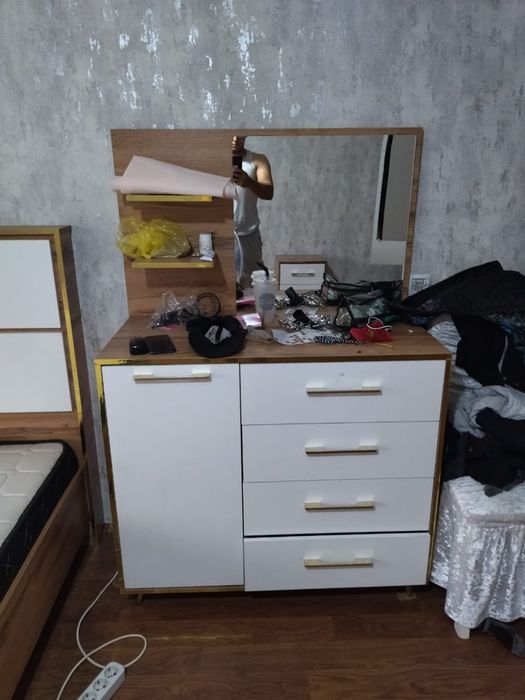 Спальный гарнитур