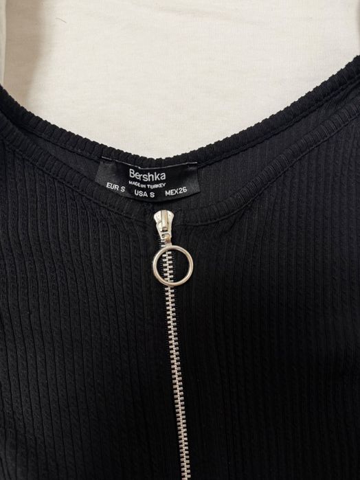 Bershka дамска елегантна черна рокля с цип отпред