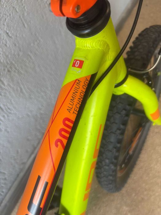Se vinde bicicleta pentru copii CUBE Acid 200