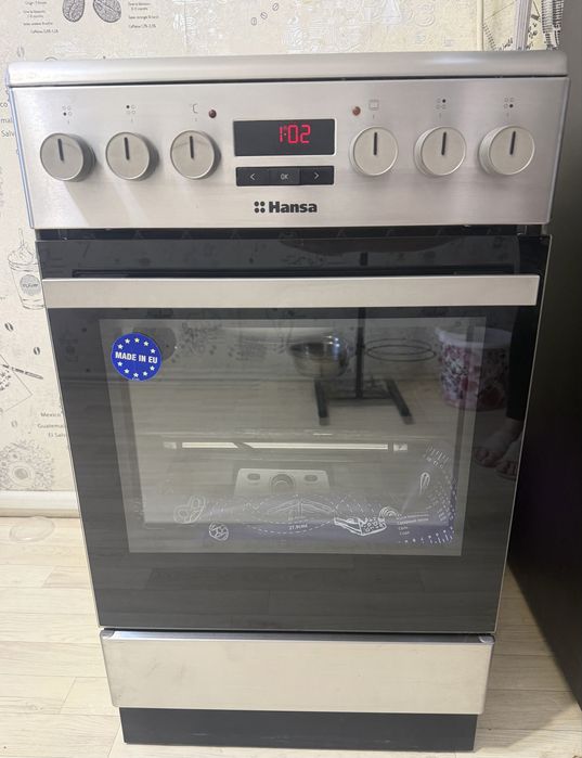 Продам электро плиту Hansa