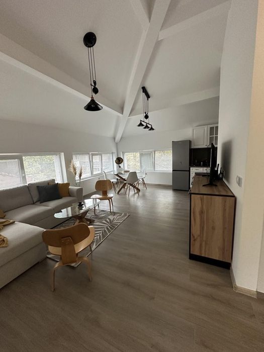 Дава се под наем Тристаен апартамент в Варна, Център - 90 кв.м за 1000 € - Снимка #3