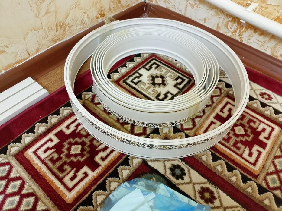 Карниз новый вчера купили