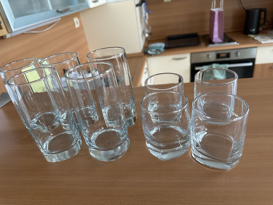Стъклени чаши за вода и концентрат