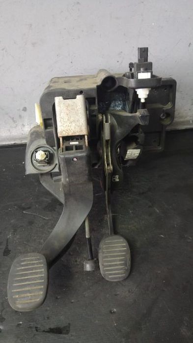 Ansamblu pedalier fiat bravo 2 1.6 multijet dupa 2006 51832931