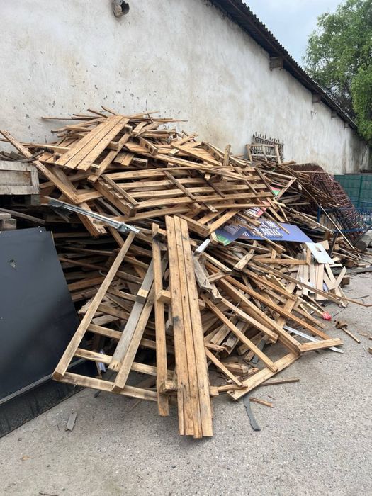 Taxta sotiladi cho'rniygayam yoqib ishlatishgayam bo'ladi