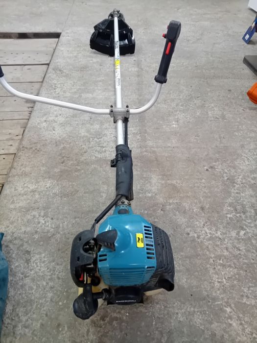 Motocoasa makita