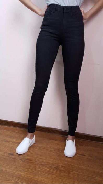 Новые женские джинсы