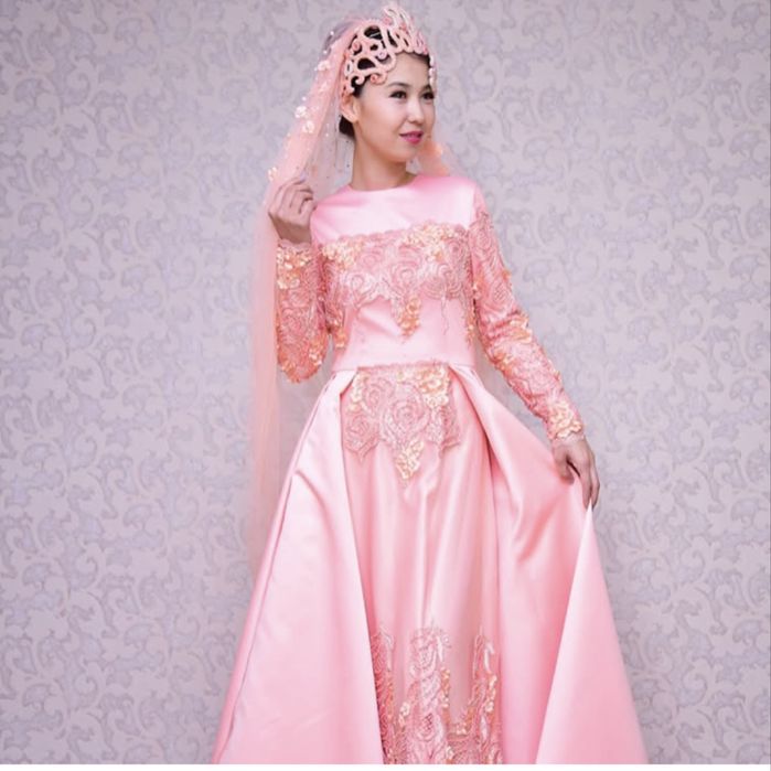 Платье на узату ручной работы