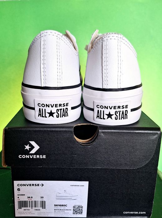 Дамски боти Dr. Martens Vegan 2976 и кецове Converse Platform