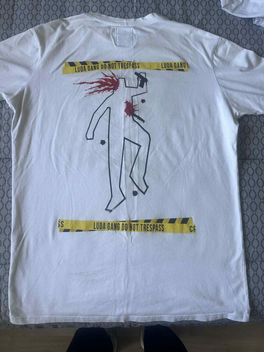 Luda тениски.
