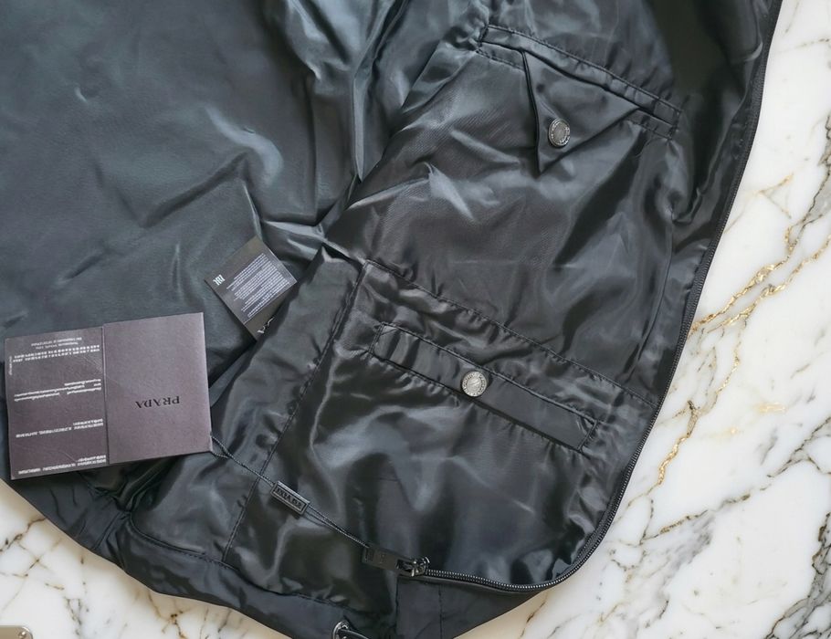 Prаda - стилна мъжка ветровка