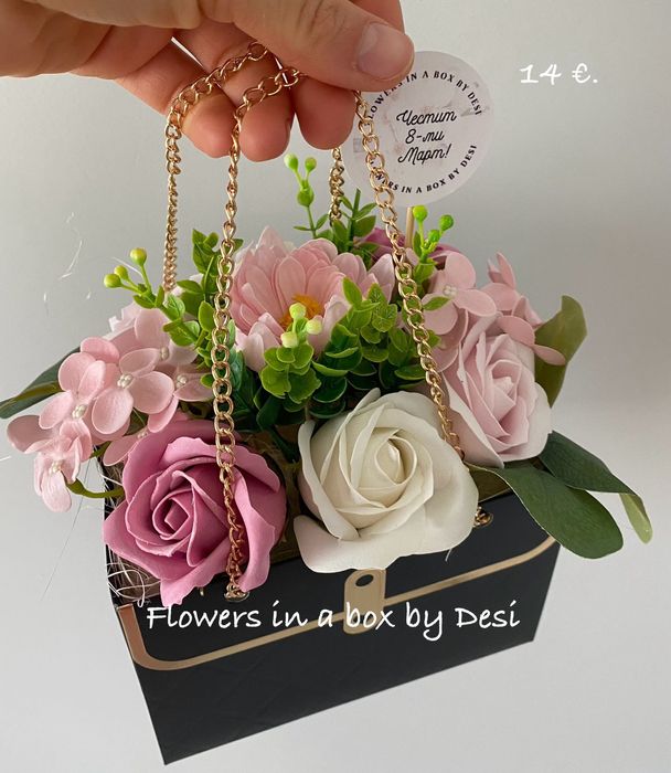Аранжирани сапунени рози в кутии букет в кутия подарък цветя