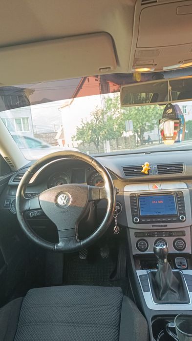 Vând passat b6 modelul cu un singur ax