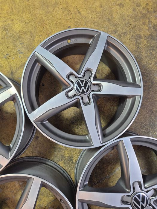 4 Jante Aliaj 5x112 17'' VW Golf Passat Touran Sharan Caddy Tiguan T-Roc Scirocco 7.5J ET 37 !