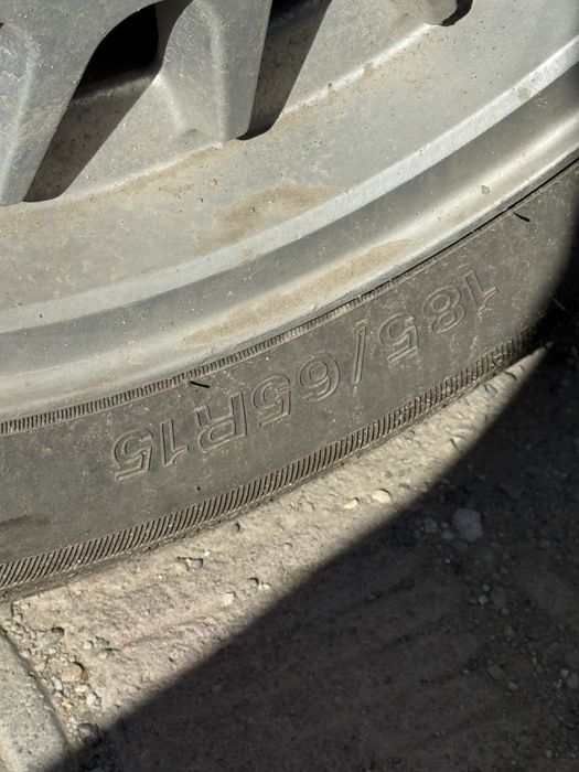 Продам комплект шин с дисками летние