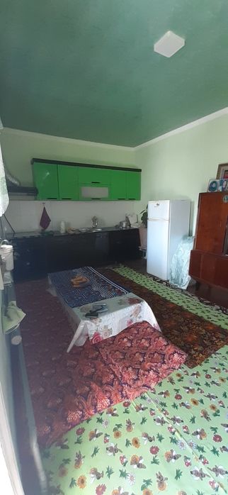 Hovli sotiladi  5 sutixlik