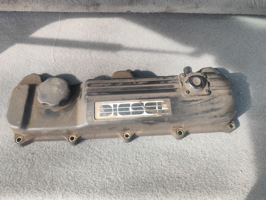 Капак за клапани за opel corsa. vectra . astra 1,5 1.7 isuzu двигател