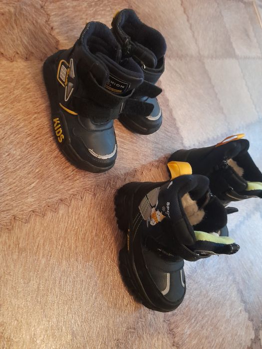 Продам детскую обувь