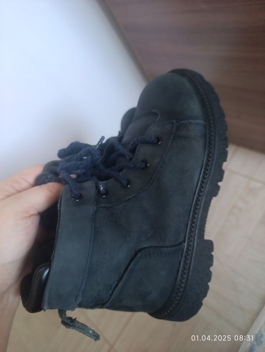 Детские кожаные ботинки