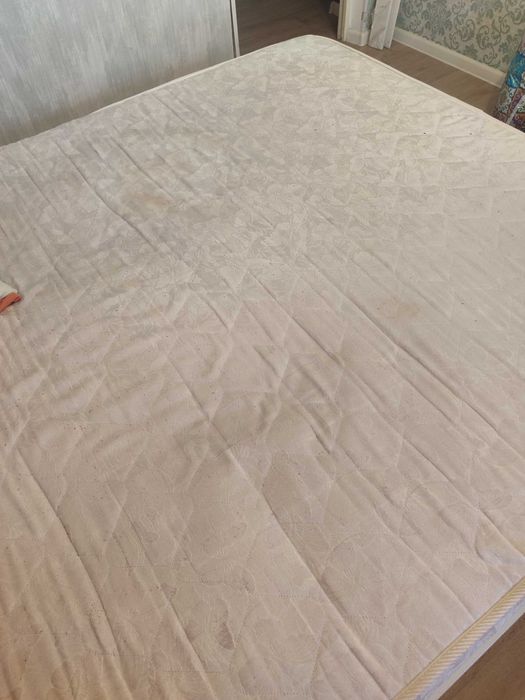 СРОЧНО продам б/у матрас 160х200