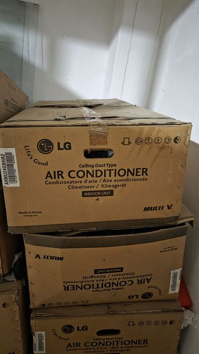 De vanzare  700 lei bucata , unitatea interioara noua , am 8 bucăți