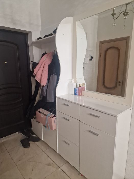 Продам шкаф в прихожую