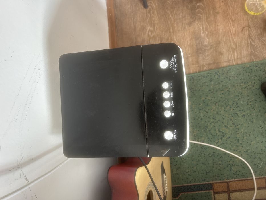 Гитара и мини кондиционер