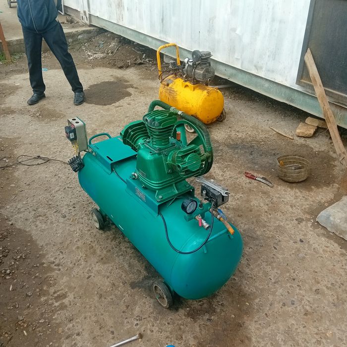 Продам компрессор в хорошем состоянии