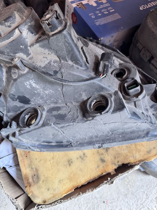 Продам фару Tucson Jm