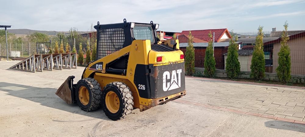 Miniincarcator Caterpillar 226 2600kg