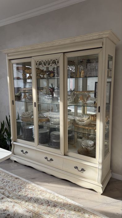 Белорусский сервант для посуды