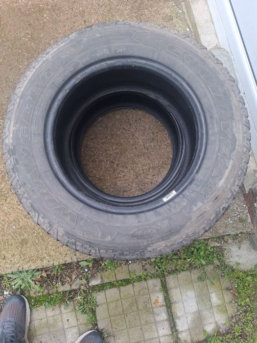 Гуми  Goodyear 205 70 15