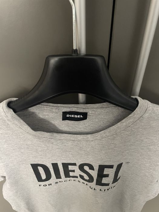 Тениски на Guess и Diesel