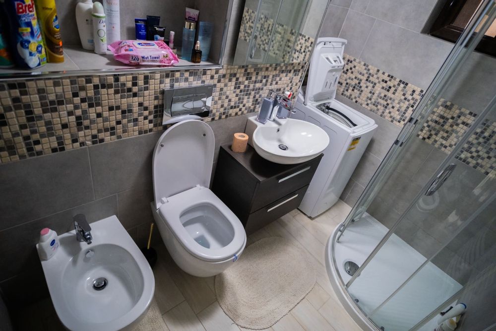 Vand apartament!