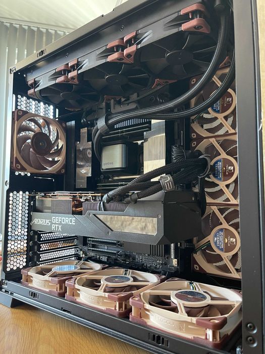 Продавам Супер Мощен Компютър (WORKSTATION / GAMING)