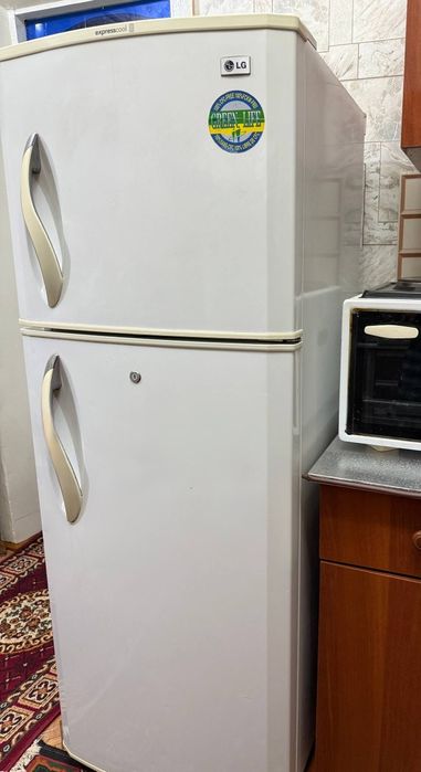 LG muzlatgich (yaxshi holatda)